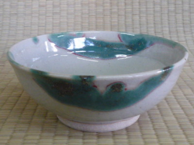 上野焼の可愛い鉢の画像